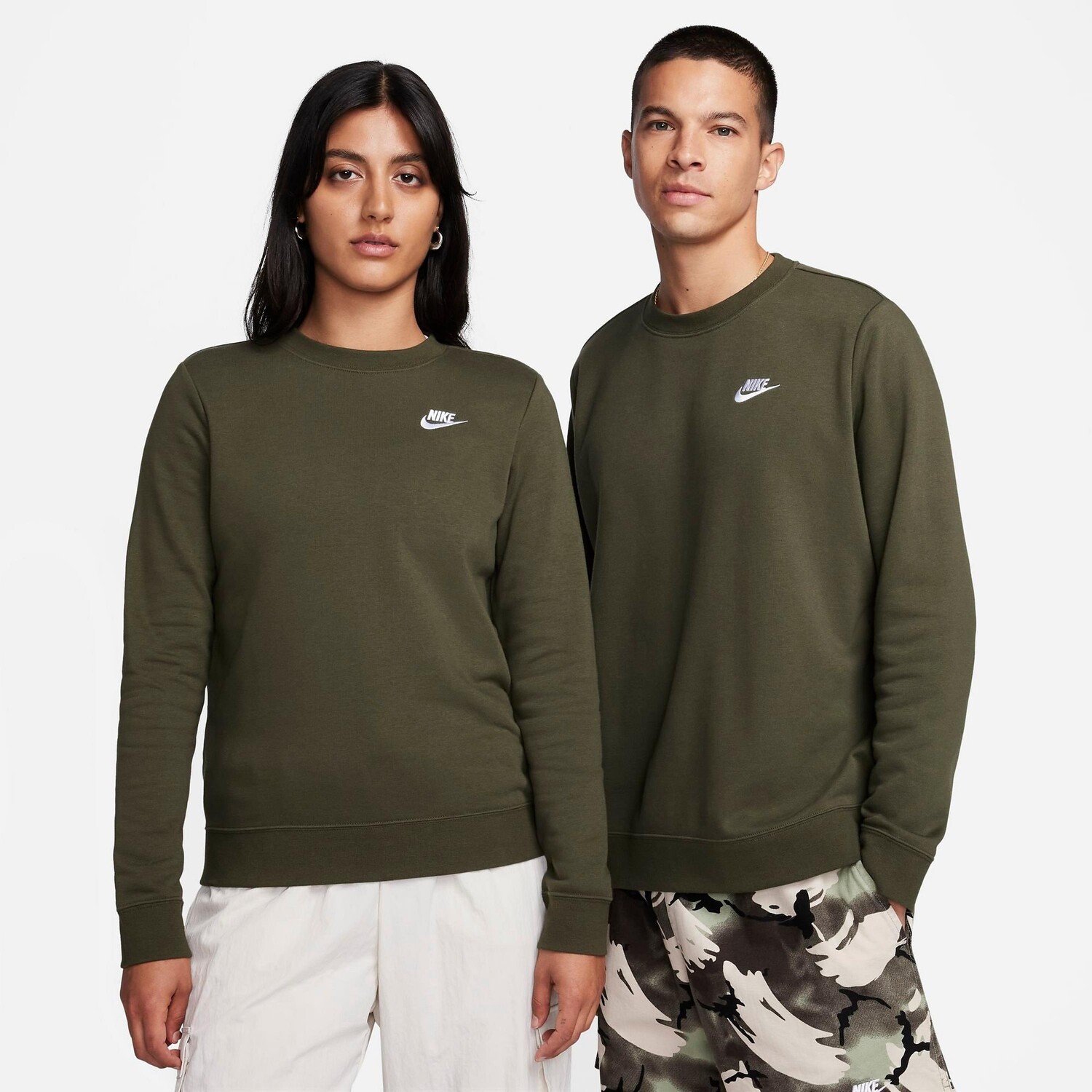 Женский флисовый свитшот с круглым вырезом Nike Sportswear Club, зеленый