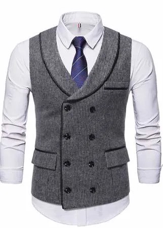 Мужской двубортный жилет-пиджак без рубашки и галстука