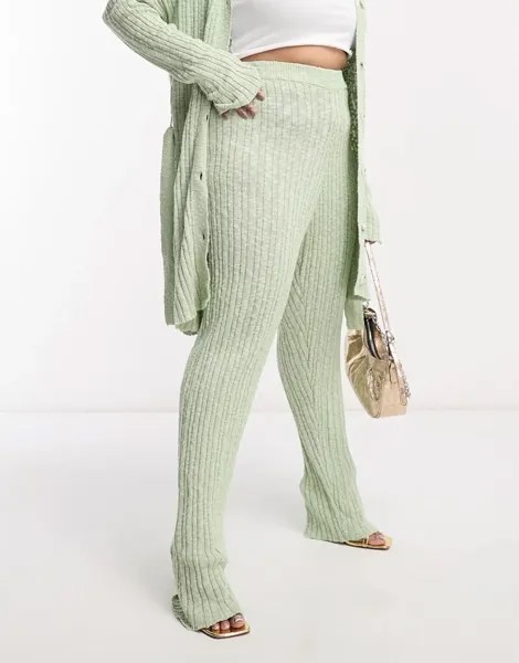 Трикотажные расклешенные брюки темно-зеленого цвета In The Style