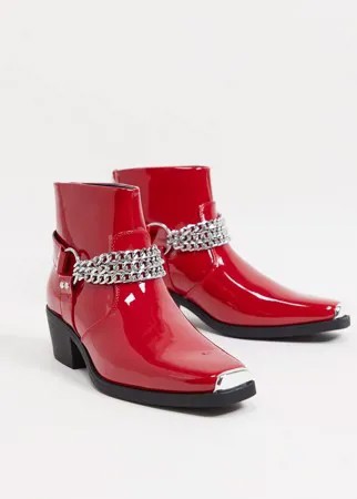 Красные лакированные ботинки челси в стиле вестерн на кубинском каблуке с серебристой цепочкой ASOS DESIGN-Красный