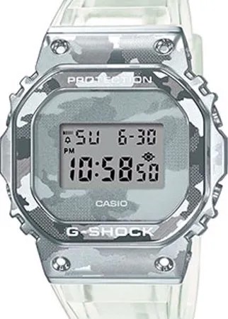 Японские наручные  мужские часы Casio GM-5600SCM-1ER. Коллекция G-Shock