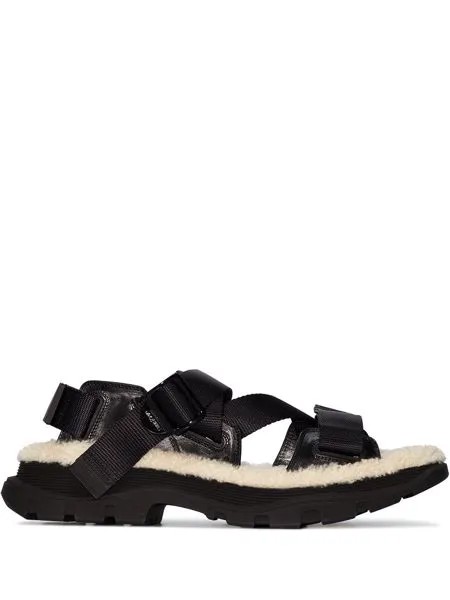 Alexander McQueen сандалии Tread с мехом