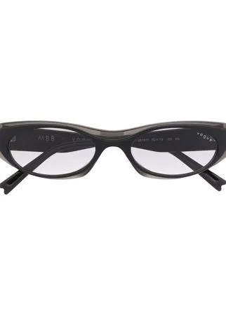 Vogue Eyewear солнцезащитные очки в узкой овальной оправе