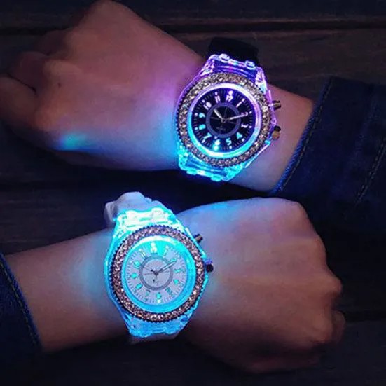 Унисекс Спортивная вечеринка Подарок Водонепроницаемые мужские кварцевые часы со светодиодной подсветкой Eelegnt Силиконовый ремешок Кварцевые наручные часы
