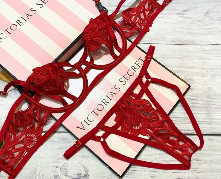 Victorias Secret VERY SEXY Бюстгальтер-балконет с открытой чашкой и вышивкой на бретелях, красный