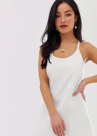 Белый джинсовый сарафан с завязкой сзади ASOS DESIGN Petite