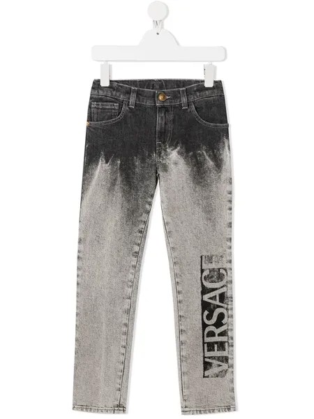 Versace Kids джинсы с эффектом потертости и логотипом