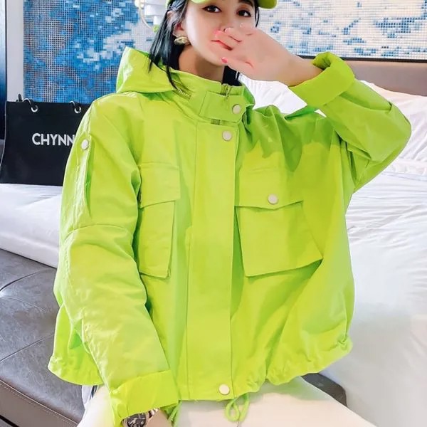 Куртка женская короткая с большими карманами, тонкая ветровка с капюшоном, Солнцезащитная на шнурке, Корейская версия, весна-лето 2021