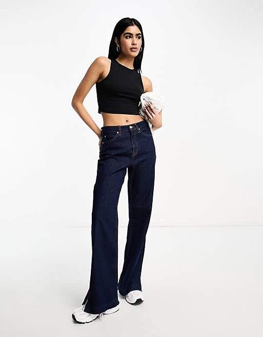 Черный укороченный жилет с высоким воротником ASOS DESIGN