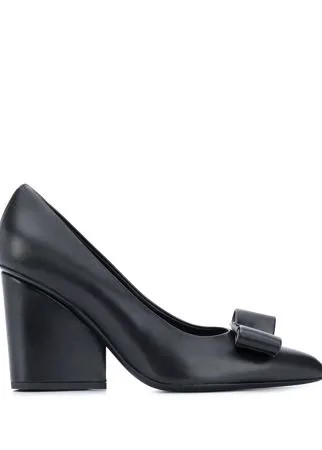 Salvatore Ferragamo туфли-лодочки Vara Bow