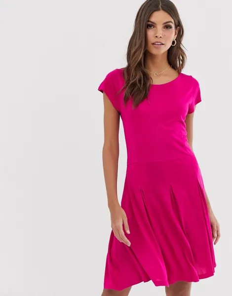 Приталенное платье со свободной юбкой French Connection-Розовый