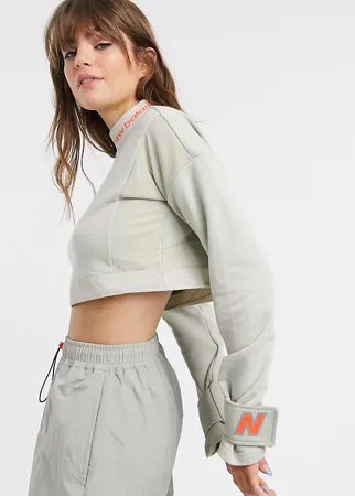 Бежевый короткий свитшот с логотипом New Balance Utility Pack эксклюзивно на ASOS