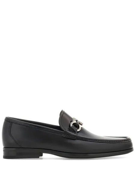 Ferragamo лакированные лоферы с декором Gancini, черный