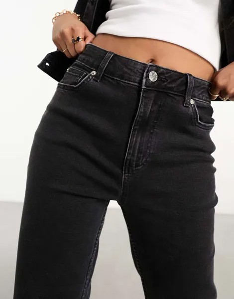 Черные прямые джинсы с карманом-сердечком Miss Selfridge