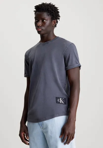 Базовая футболка WASHED MONOLOGO BADGE TEE Calvin Klein Jeans, цвет washed black