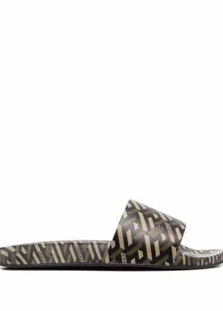 Versace шлепанцы с узором Greca