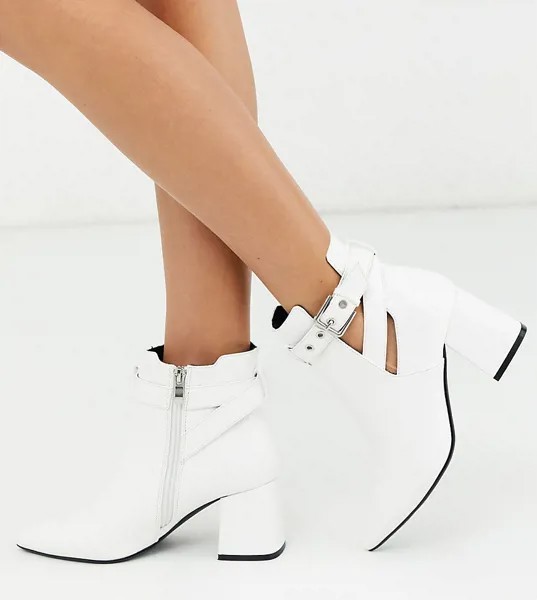 Белые ботинки на каблуке для широкой стопы с ремешками Simply Be-Белый