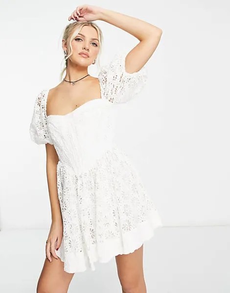 Белое корсетное платье мини с вышивкой Bardot