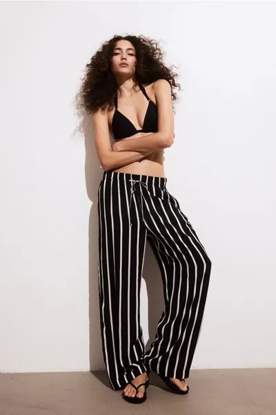 Лиф бикини с треугольными чашками пуш-ап H&M, черный