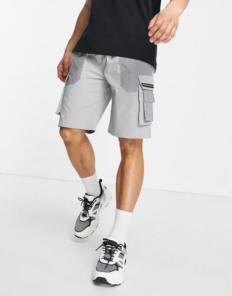 Нейлоновые шорты карго со светоотражающими нашивками Mennace-Серый