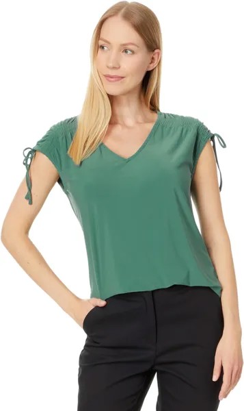Футболка Vince Camuto Slvlss V Neck With Shirring At Shoulders, цвет Deep Alpine