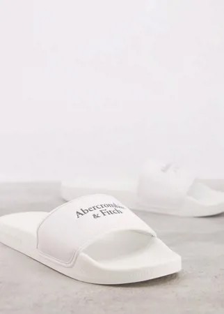 Белые шлепанцы с текстовым логотипом Abercrombie & Fitch-Белый