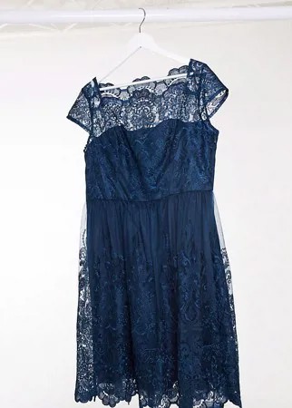 Темно-синее платье миди с кружевом Chi Chi London Plus-Темно-синий
