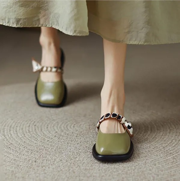 Женские сандалии Baotou Half Slippers Женская верхняя одежда 2022 Новая летняя обувь Плоские женские сандалии с квадратным носком