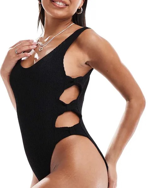 Черный купальник Miss Selfridge – с жатой структурой и бантом по бокам
