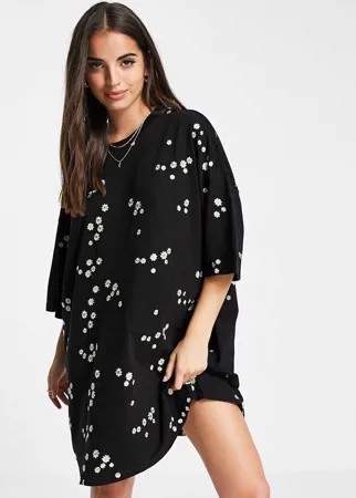 Черное платье-футболка черного цвета в стиле oversized с цветочной вышивкой зеленого цвета по всему изделию ASOS DESIGN-Черный цвет