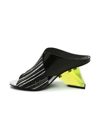 Сабо United Nude