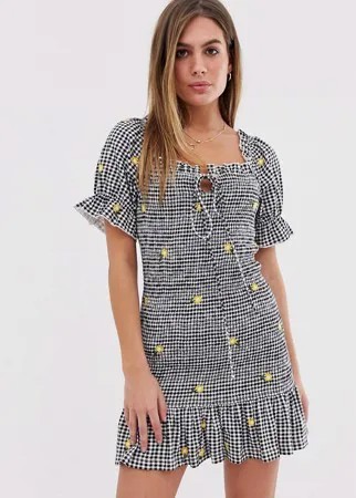 Сарафан в клеточку со сборками и вышивкой ASOS DESIGN-Мульти