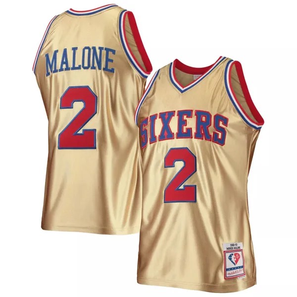 Мужская майка Mitchell & Ness Moses Malone Gold Philadelphia 76ers 75th Anniversary 1982-83 Hardwood Classics Swingman Джерси