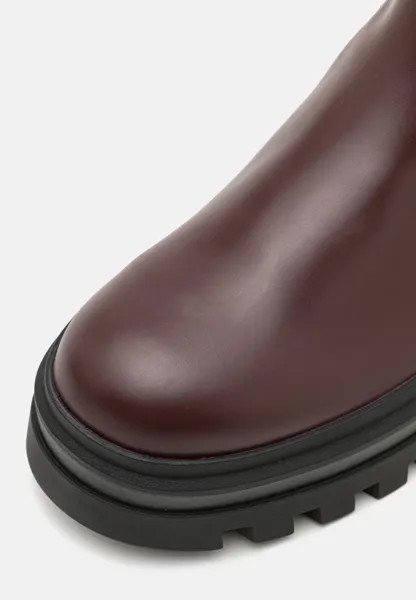 Ботильоны LUGGED BOOT CHELSEA DRESS Calvin Klein, коньяк