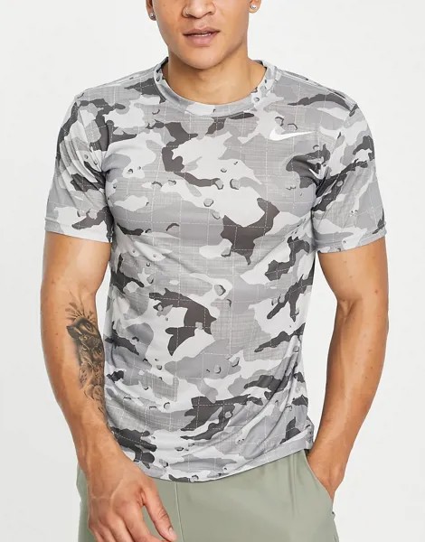 Серая футболка с камуфляжным принтом Nike Training Dri-FIT-Серый