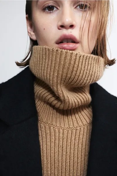 Объемный свитер с воротником-поло  H&M, бежевый