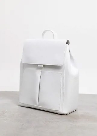 Белый рюкзак с клапаном и двумя карманами Claudia Canova