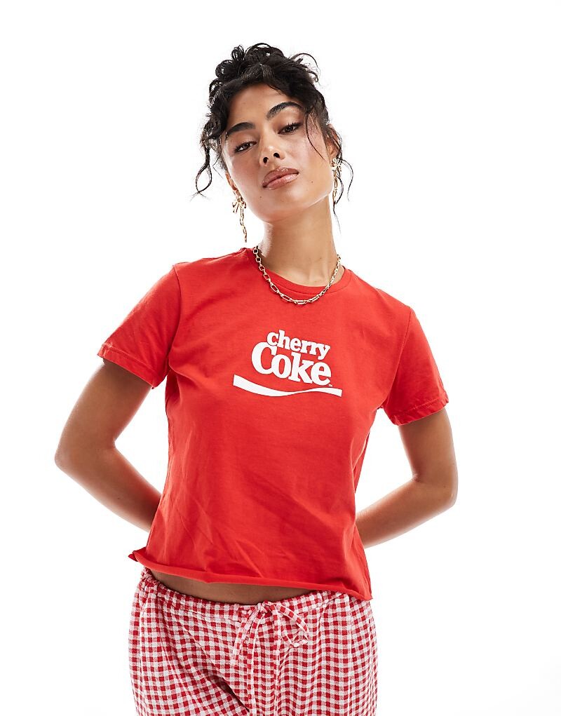 Топ Miss Selfridge – с надписью Cherry Coke