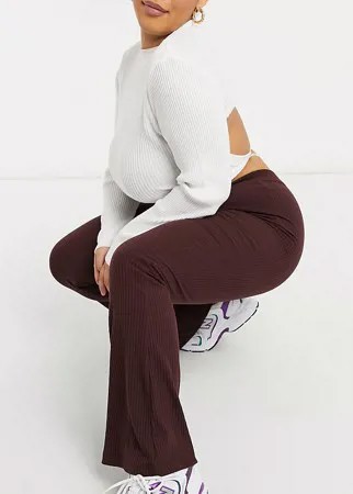 Темно-коричневые расклешенные брюки в рубчик ASOS DESIGN Curve-Коричневый цвет