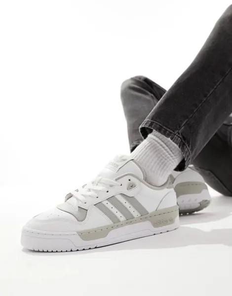 Бело-серые кроссовки adidas Originals Rivalry Low