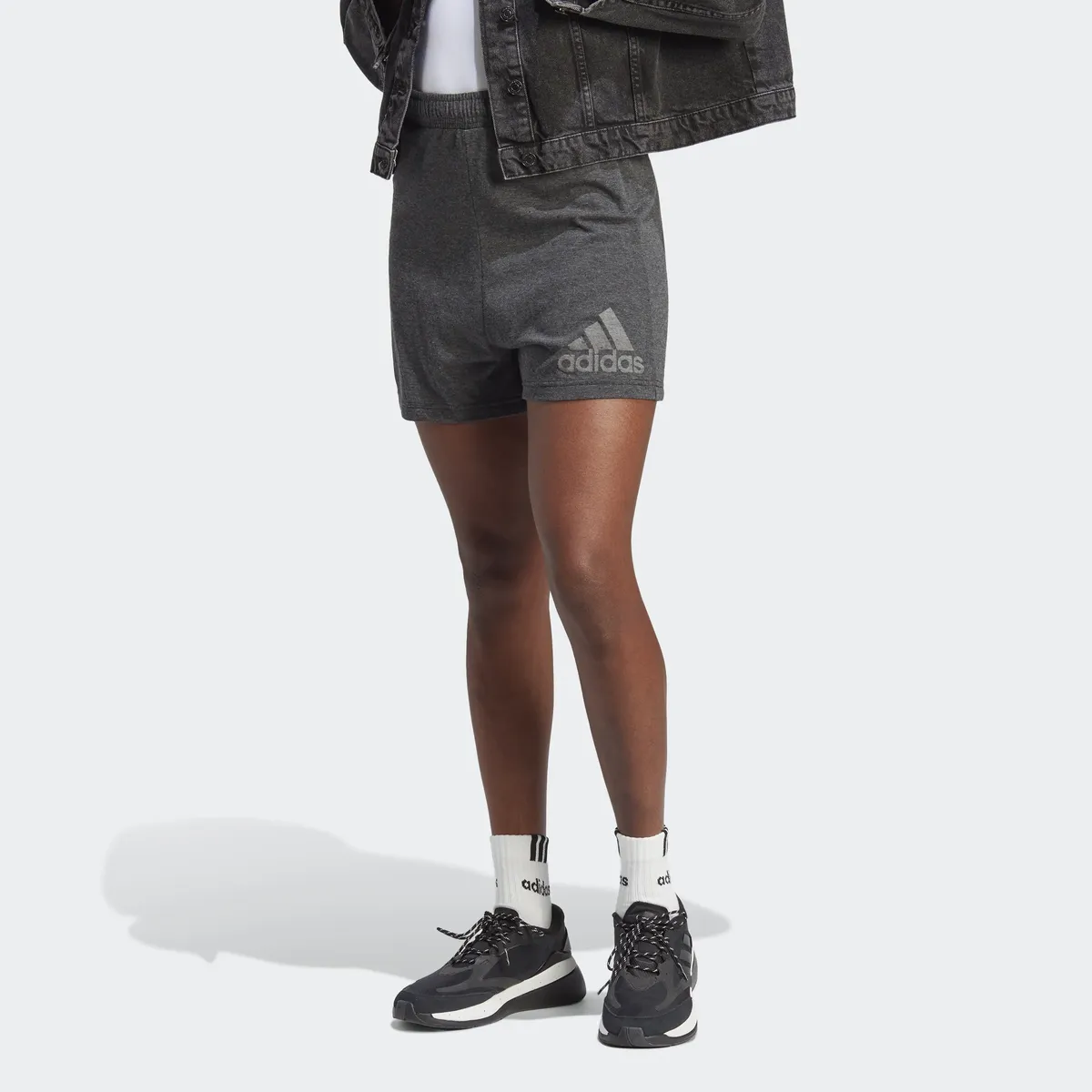 Спортивные шорты adidas 