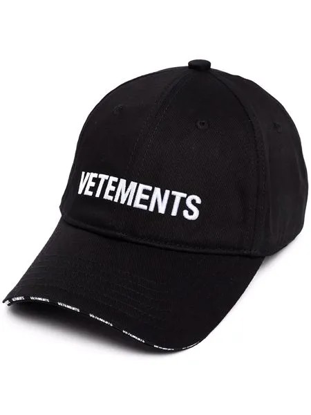 VETEMENTS кепка с вышитым логотипом