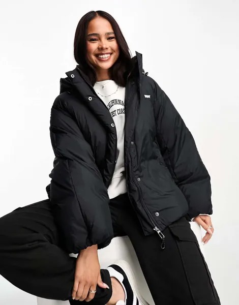 Черная пуховик с капюшоном и логотипом Levi's Down Bubble