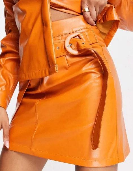 Мини-юбка из искусственной кожи мандаринового цвета с разрезом Amy Lynn-Оранжевый цвет