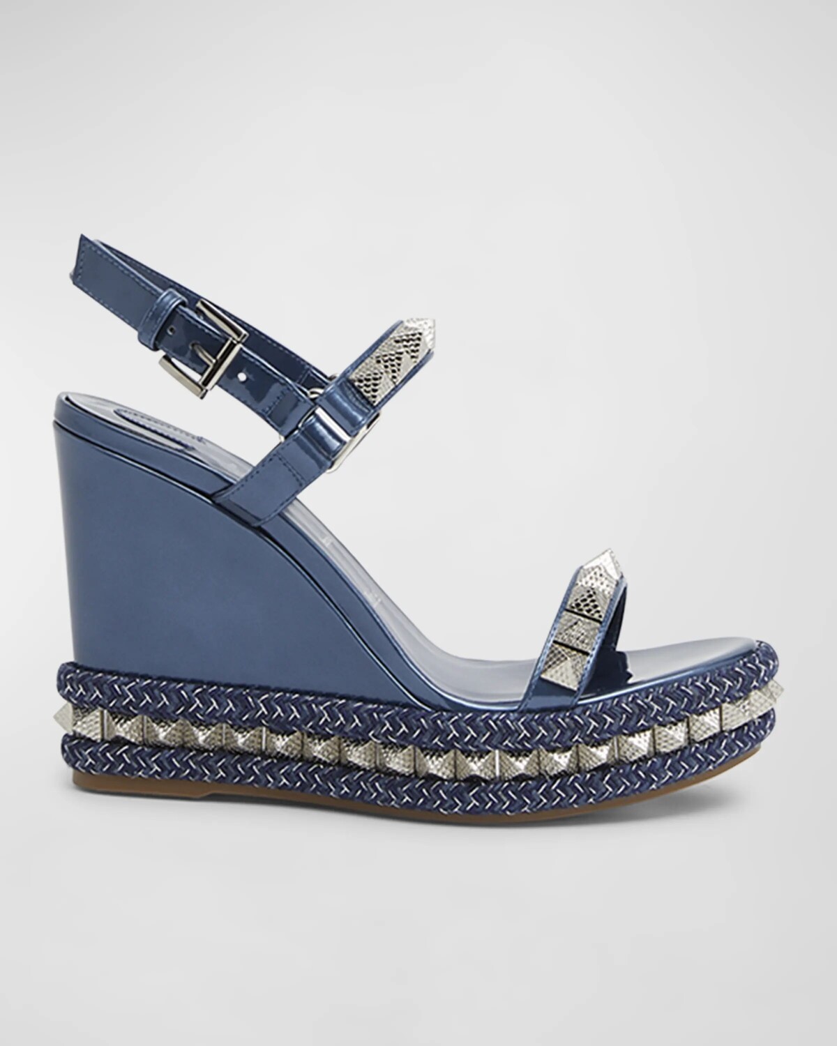Красные босоножки на танкетке с лакированной подошвой Pyraclou Spike Christian Louboutin, цвет Denim