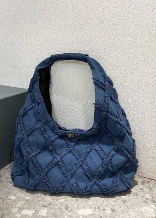 Джинсовая сумка на плечо с геометрическим узором