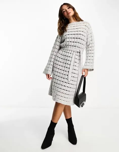 Ажурное вязаное платье-пуловер миди с завязкой на талии EDITED каменно-серого цвета