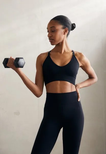 Спортивный бюстгальтер с легкой поддержкой SEAMLESS V NECK BRA Stronger, цвет black