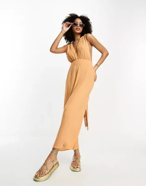 Летнее платье миди ASOS из ткани светло-коричневого цвета с рюшами, глубоким вырезом, запахом на талии и завязкой с бахромой