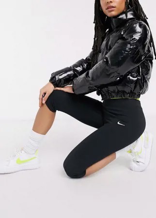 Черные леггинсы капри с галочкой Nike-Черный